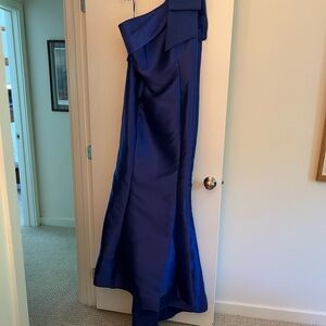 Elegant Blue One-Shoulder Gown for Weddings